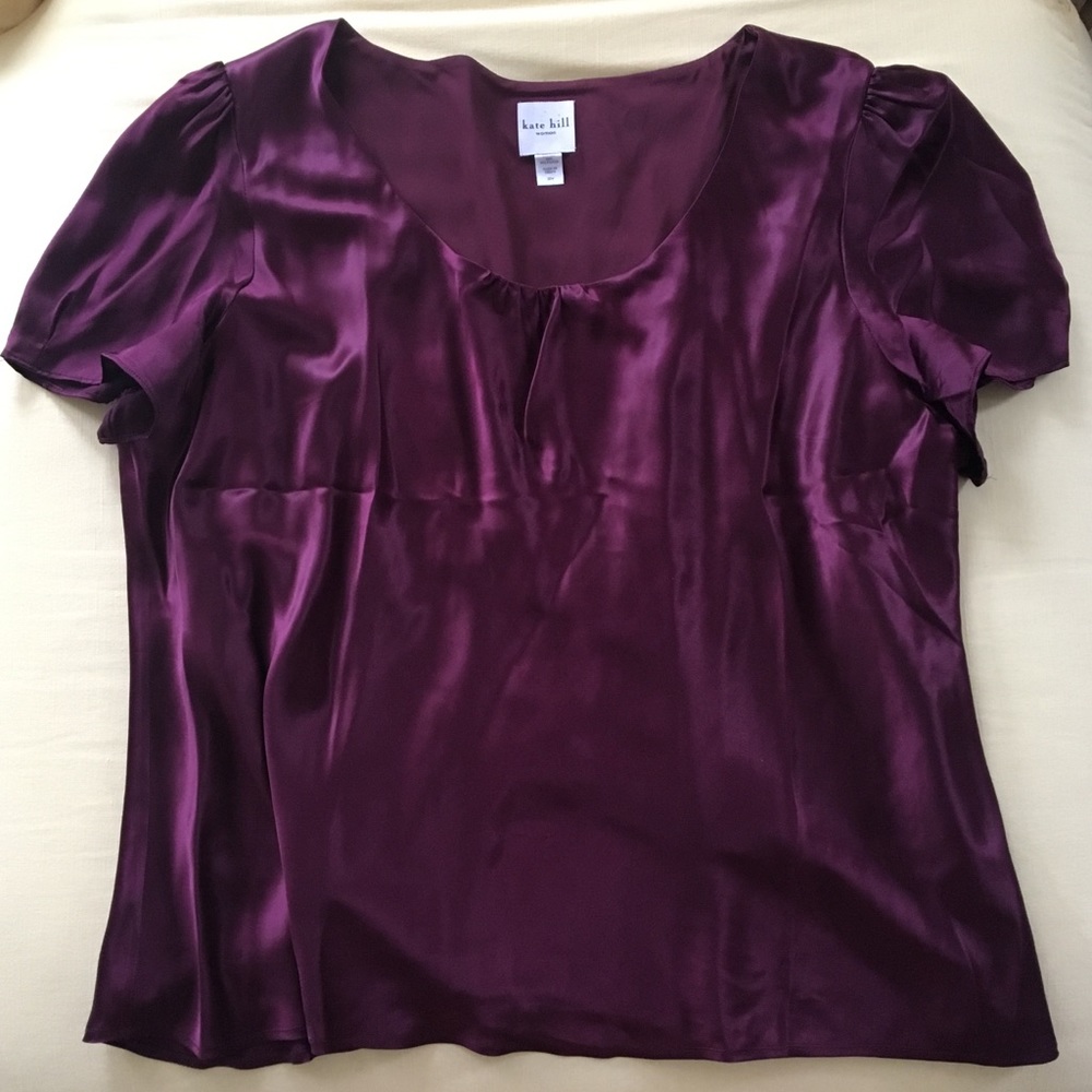 Kate Hill women’s silk short-sleeved top.